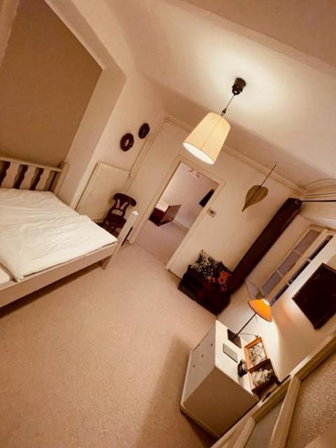 81 Weyer Apartment *